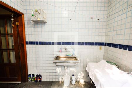 Casa à venda com 320m², 2 quartos e 4 vagas Casa à venda com 320m², 2 quartos e 4 vagasÁrea de Serviço