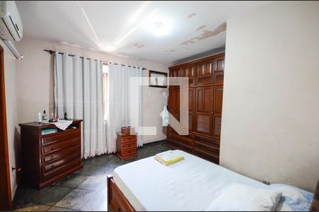 Casa à venda com 320m², 2 quartos e 4 vagas Casa à venda com 320m², 2 quartos e 4 vagasSuíte