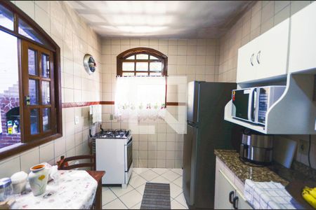 Casa à venda com 320m², 2 quartos e 4 vagas Casa à venda com 320m², 2 quartos e 4 vagasCozinha