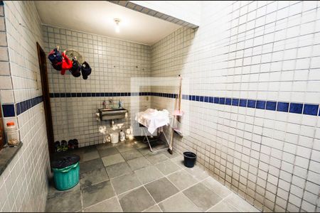 Casa à venda com 320m², 2 quartos e 4 vagas Casa à venda com 320m², 2 quartos e 4 vagasÁrea de Serviço