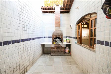 Casa à venda com 320m², 2 quartos e 4 vagas Casa à venda com 320m², 2 quartos e 4 vagasÁrea de Serviço