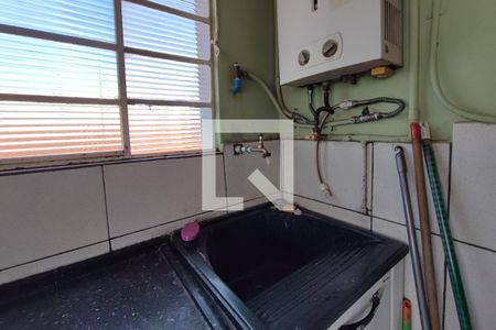 Casa à venda com 250m², 4 quartos e 3 vagasCasa 2 - Área de Serviço