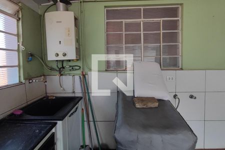 Casa à venda com 250m², 4 quartos e 3 vagasCasa 2 - Área de Serviço