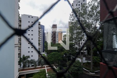 Apartamento à venda com 156m², 4 quartos e 3 vagasVista da Suíte 2