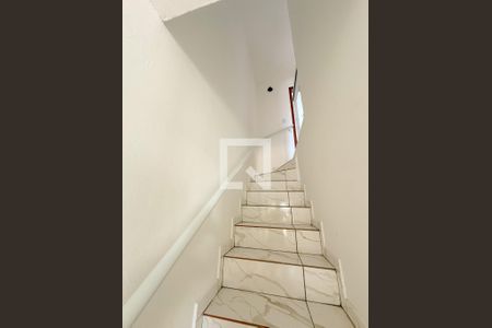Casa para alugar com 87m², 2 quartos e 1 vagaEscada
