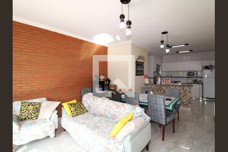 Sala de casa à venda com 2 quartos, 200m² em Parque Edu Chaves, São Paulo