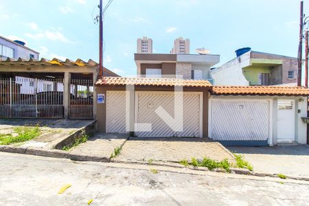 Casa à venda com 313m², 5 quartos e 5 vagas Casa à venda com 313m², 5 quartos e 5 vagasFachada + Plaquinha
