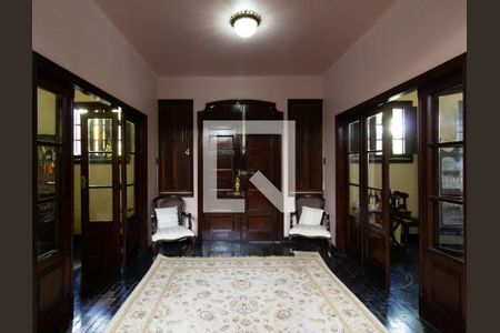 Casa à venda com 750m², 4 quartos e 5 vagas Casa à venda com 750m², 4 quartos e 5 vagasHall de entrada