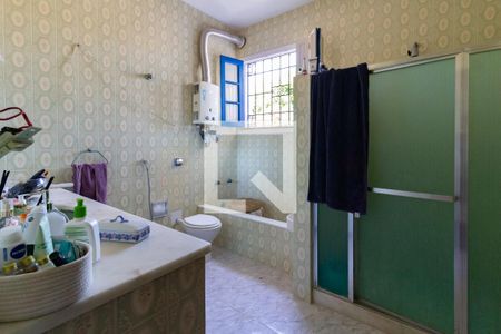 Casa à venda com 750m², 4 quartos e 5 vagas Casa à venda com 750m², 4 quartos e 5 vagasBanheiro social