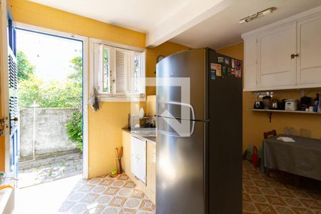 Casa à venda com 750m², 4 quartos e 5 vagas Casa à venda com 750m², 4 quartos e 5 vagasCozinha