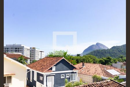 Casa à venda com 750m², 4 quartos e 5 vagas Casa à venda com 750m², 4 quartos e 5 vagas vista do quarto 2