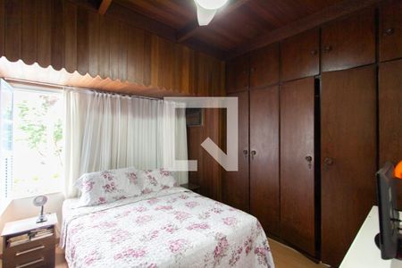 Casa à venda com 500m², 5 quartos e 3 vagasSuíte 1