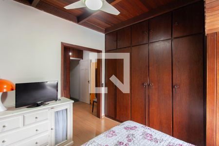 Casa à venda com 500m², 5 quartos e 3 vagasSuíte 1