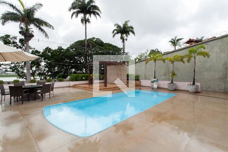 Casa à venda com 500m², 5 quartos e 3 vagasPiscina