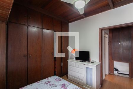 Casa à venda com 500m², 5 quartos e 3 vagasSuíte 1