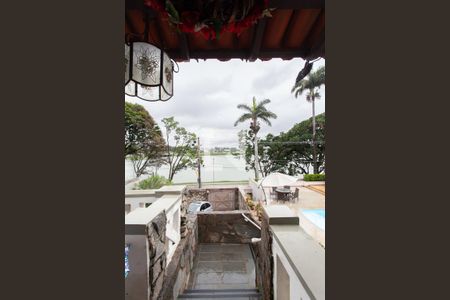 Casa à venda com 500m², 5 quartos e 3 vagasVista