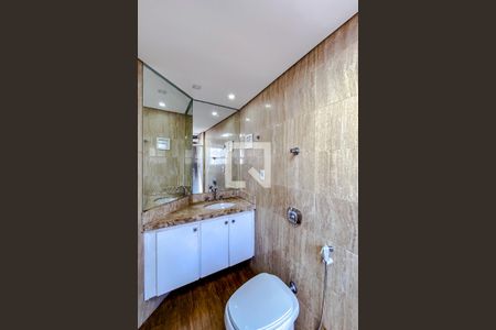 Apartamento à venda com 147m², 3 quartos e 1 vagaBanheiro da Suíte 2