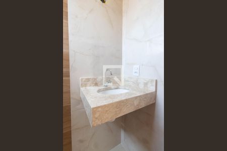 Casa à venda com 130m², 3 quartos e 3 vagasSuíte