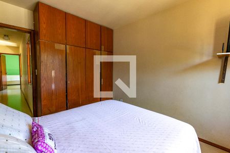 Casa à venda com 250m², 5 quartos e 3 vagasQuarto 2