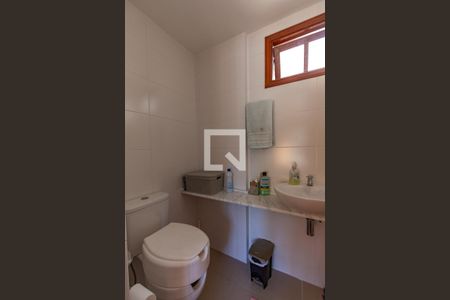 Casa à venda com 250m², 5 quartos e 3 vagasBanheiro da Suíte 1