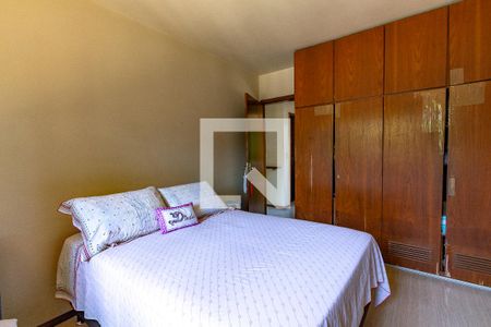 Casa à venda com 250m², 5 quartos e 3 vagasQuarto 2