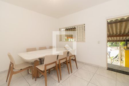 Sala de casa à venda com 4 quartos, 160m² em Vila Mariana, São Paulo