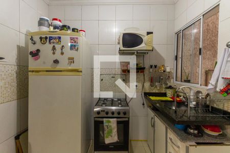 Casa à venda com 90m², 2 quartos e 2 vagas Casa à venda com 90m², 2 quartos e 2 vagasCozinha