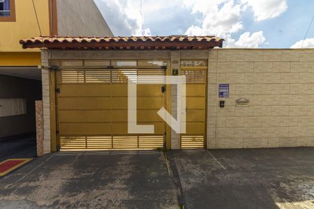 Casa à venda com 90m², 2 quartos e 2 vagas Casa à venda com 90m², 2 quartos e 2 vagasFachada + Plaquinha