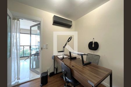 Apartamento à venda com 94m², 3 quartos e 2 vagas Apartamento à venda com 94m², 3 quartos e 2 vagasEscritório