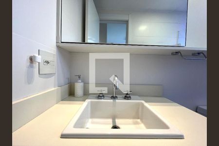 Apartamento à venda com 94m², 3 quartos e 2 vagas Apartamento à venda com 94m², 3 quartos e 2 vagasBanheiro da Suíte