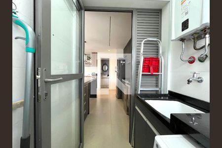 Apartamento à venda com 94m², 3 quartos e 2 vagas Apartamento à venda com 94m², 3 quartos e 2 vagasÁrea de Serviço