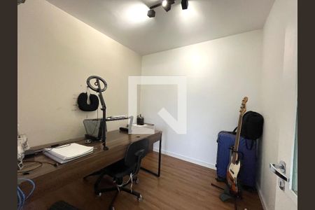 Apartamento à venda com 94m², 3 quartos e 2 vagas Apartamento à venda com 94m², 3 quartos e 2 vagasEscritório