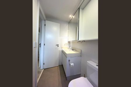 Apartamento à venda com 94m², 3 quartos e 2 vagas Apartamento à venda com 94m², 3 quartos e 2 vagasBanheiro da Suíte