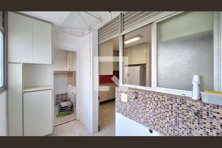 Apartamento à venda com 130m², 3 quartos e 2 vagas Apartamento à venda com 130m², 3 quartos e 2 vagasÁrea de Serviço
