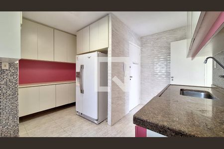 Apartamento à venda com 130m², 3 quartos e 2 vagas Apartamento à venda com 130m², 3 quartos e 2 vagasCozinha