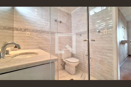 Apartamento à venda com 130m², 3 quartos e 2 vagas Apartamento à venda com 130m², 3 quartos e 2 vagasBanheiro da Suíte