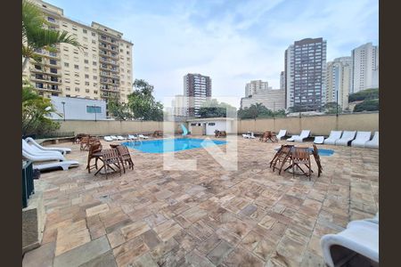Apartamento à venda com 130m², 3 quartos e 2 vagas Apartamento à venda com 130m², 3 quartos e 2 vagasÁrea comum - Piscina