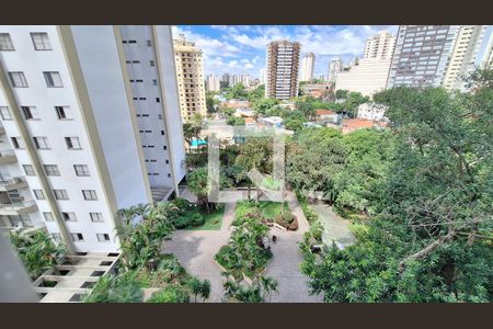 Apartamento à venda com 130m², 3 quartos e 2 vagas Apartamento à venda com 130m², 3 quartos e 2 vagasVista do Quarto 2