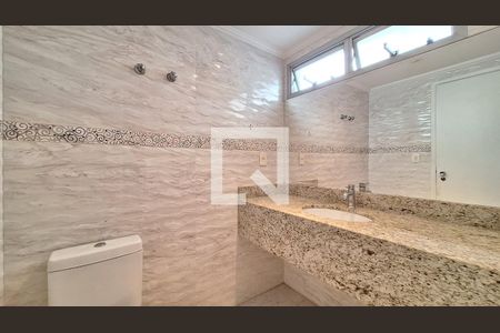 Apartamento à venda com 130m², 3 quartos e 2 vagas Apartamento à venda com 130m², 3 quartos e 2 vagasBanheiro Social