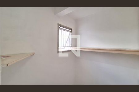 Apartamento à venda com 130m², 3 quartos e 2 vagas Apartamento à venda com 130m², 3 quartos e 2 vagasQuarto de Serviço
