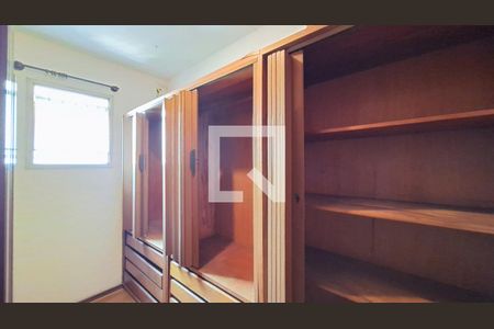 Apartamento à venda com 130m², 3 quartos e 2 vagas Apartamento à venda com 130m², 3 quartos e 2 vagasCloset da suíte