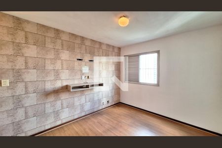 Apartamento à venda com 130m², 3 quartos e 2 vagas Apartamento à venda com 130m², 3 quartos e 2 vagasSuíte