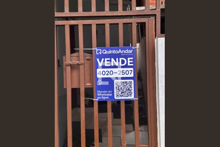 Casa à venda com 120m², 3 quartos e sem vaga Casa à venda com 120m², 3 quartos e sem vagaPlaca Banner Instalada na Fachada