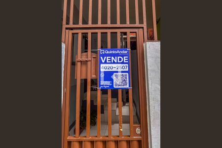 Casa à venda com 120m², 3 quartos e sem vaga Casa à venda com 120m², 3 quartos e sem vagaPlaca Banner Instalada na Fachada