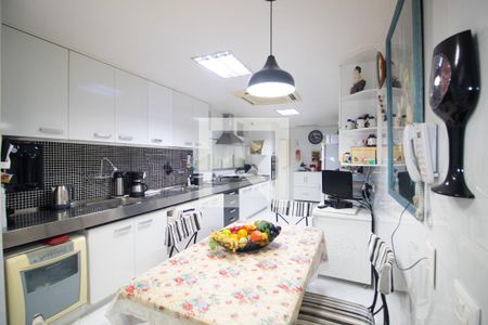 Apartamento à venda com 340m², 4 quartos e 2 vagasCozinha