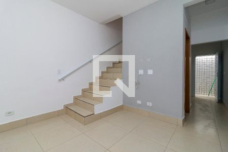 Sala de casa de condomínio para alugar com 2 quartos, 48m² em Parque Maria Helena, São Paulo