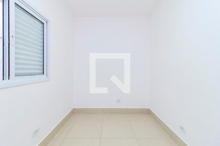 Quarto 1 de casa de condomínio para alugar com 2 quartos, 48m² em Parque Maria Helena, São Paulo