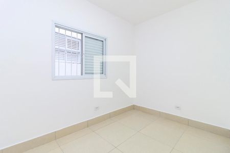 Quarto 1 de casa de condomínio para alugar com 2 quartos, 48m² em Parque Maria Helena, São Paulo