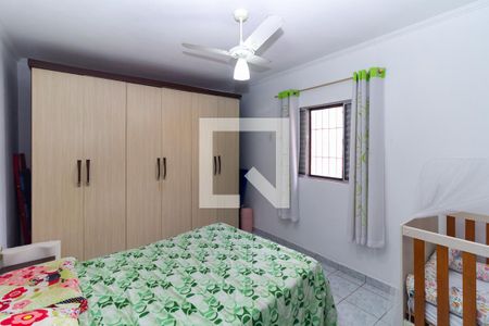 Casa à venda com 148m², 4 quartos e 2 vagas Casa à venda com 148m², 4 quartos e 2 vagasCasa 2 - Quarto