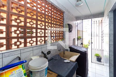 Casa à venda com 148m², 4 quartos e 2 vagas Casa à venda com 148m², 4 quartos e 2 vagasCasa 1 - Área de Serviço